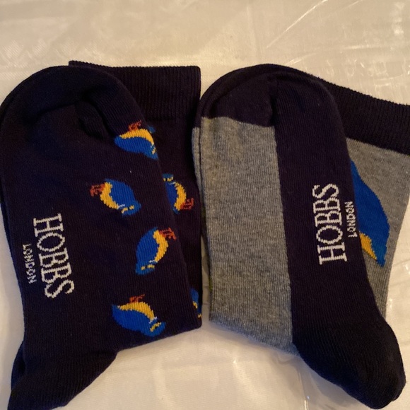 HOBBS London Kingfisher Bird Socks 2 Pair Navy Gray Blue Yellow NWT - Picture 2 of 4